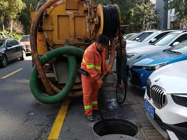 香格里拉排污管道清淤