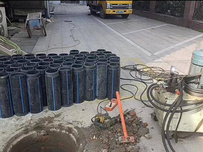 香格里拉PE置换管厂家 DN315置换管 非开挖管短管置换